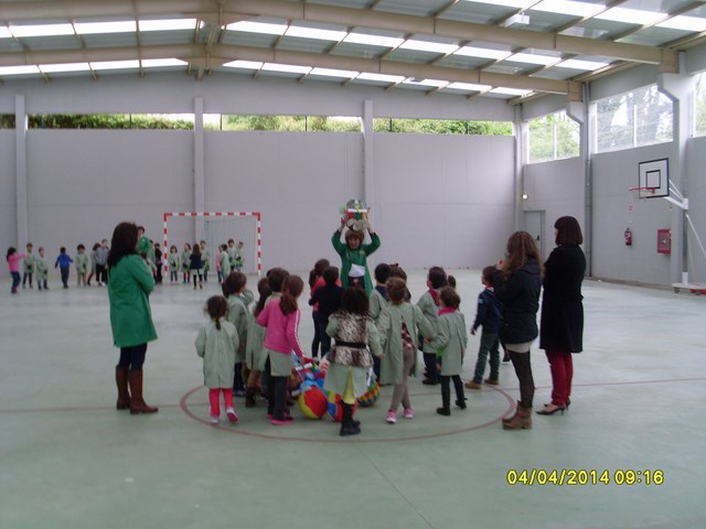 CAÇA AO TESOURO (OVOS DA PÁSCOA) 4 de abril 2014